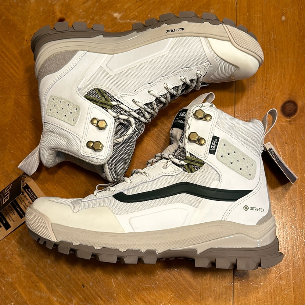 Men’s VANS Ultrarange Exo Hi GORE-TEX MTE-3 White / Gray Size 8 / Women’s 9.5